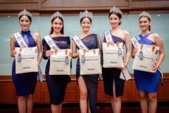 ภาพที่ 45 จากข่าว เมื่อวันที่ 26 มิถุนายน 2566 คณะกรรมการสมาคมนักเรียนเก่าวชิราวุธวิทยาลัยฯ นำโดย พล.ต.อ.จักรทิพย์ ชัยจินดา นายกสมาคมฯเป็นประธานในงานเลี้ยงรับประทานอาหารกลางวันเพื่อเลี้ยงต้อนรับและแสดงความยินดีแก่คณะนางสาวไทยประจำปี พ.ศ. 2566