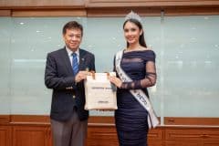 ภาพที่ 48 จากข่าว เมื่อวันที่ 26 มิถุนายน 2566 คณะกรรมการสมาคมนักเรียนเก่าวชิราวุธวิทยาลัยฯ นำโดย พล.ต.อ.จักรทิพย์ ชัยจินดา นายกสมาคมฯเป็นประธานในงานเลี้ยงรับประทานอาหารกลางวันเพื่อเลี้ยงต้อนรับและแสดงความยินดีแก่คณะนางสาวไทยประจำปี พ.ศ. 2566