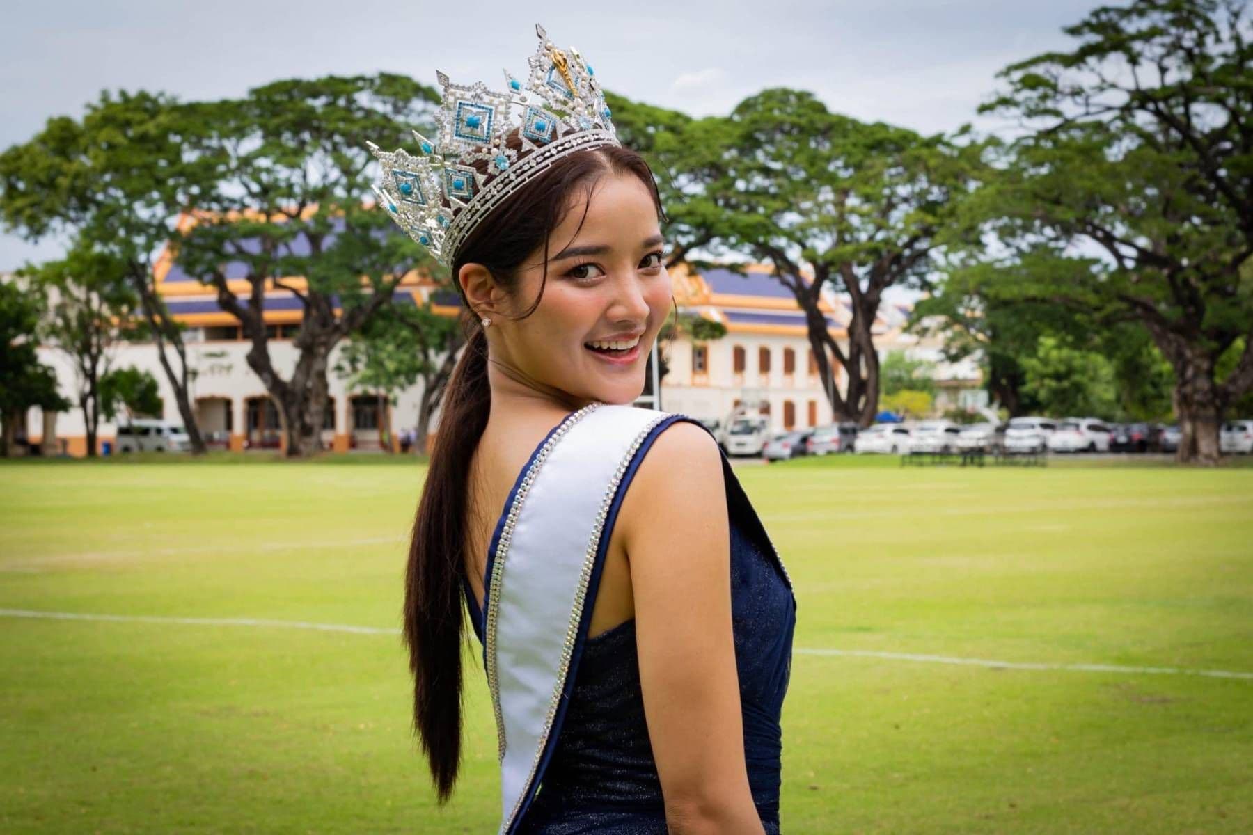 ภาพที่ 7 จากข่าว เมื่อวันที่ 26 มิถุนายน 2566 คณะกรรมการสมาคมนักเรียนเก่าวชิราวุธวิทยาลัยฯ นำโดย พล.ต.อ.จักรทิพย์ ชัยจินดา นายกสมาคมฯเป็นประธานในงานเลี้ยงรับประทานอาหารกลางวันเพื่อเลี้ยงต้อนรับและแสดงความยินดีแก่คณะนางสาวไทยประจำปี พ.ศ. 2566