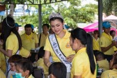 ภาพที่ 34 จากข่าว สมาคมนักเรียนเก่าวชิราวุธวิทยาลัย ในพระบรมราชูปถัมภ์ ร่วมกับวชิราวุธวิทยาลัย จัดกิจกรรมเฉลิมพระเกียรติพระบาทสมเด็จพระเจ้าอยู่หัว ช่วยเหลือผู้พิการและด้อยโอกาส